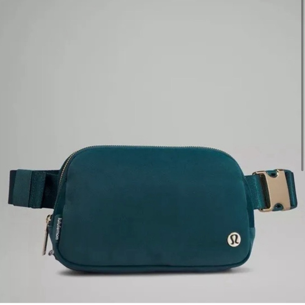 Lululemon Athletica Bags Green Velour 1L Belt Bag